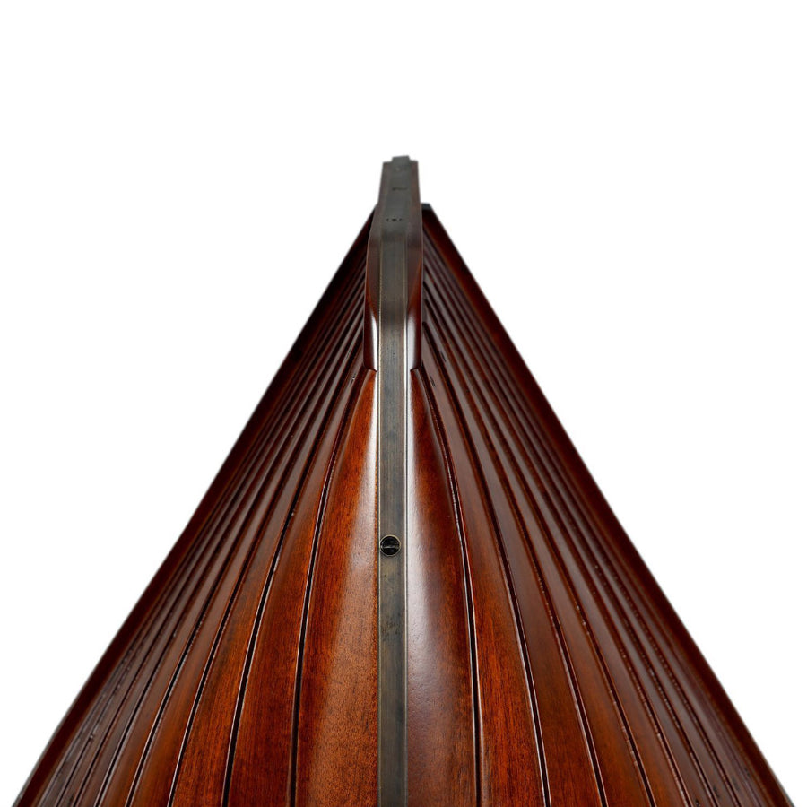 Vintage stílusú, fényes fekete és mézszínű lakkal kezelt, csónak formájú polc