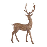 Faragott fa hatású, natúr műgyanta szarvas figura – enyhén oldalra forduló frontális nézet, Dost kollekció