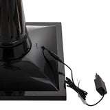 Az állólámpa fekete talapzata – stabil négyzetes alap, hálózati adapterrel.