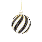 Spirálmintás fekete-fehér üveg karácsonyfadísz arany csillámos kontúrral – részletfotó.