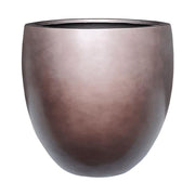 Belső ültetőkaspóval ellátott, kávébarna színű, dizájn műgyanta kaspó