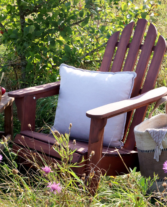 Nyárfából készült, natúr színű, olajozott felületkezelésű, összecsukható kerti pihenőszék
