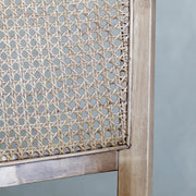 Nyírfából és rattanból készült, vintage stílusú, natúr irodai forgószék.