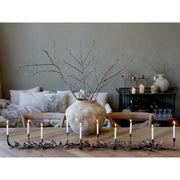 Vintage stílusú, 120 cm hosszú, antikolt felületű, antik rézszínű gyertyatartó.