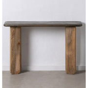 Kortárs stílusú, mangófából készült, natúr és sötétbarna színű konzolasztal.