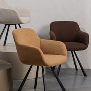 Kortárs stílusú, fekete színű, fémvázas étkezőszék, csokoládébarna színű, kötött-hálós kárpittal