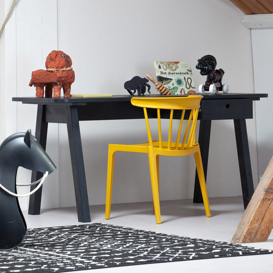 2 darab kortárs, modern stílusú, citromsárga színű, műanyag kerti szék