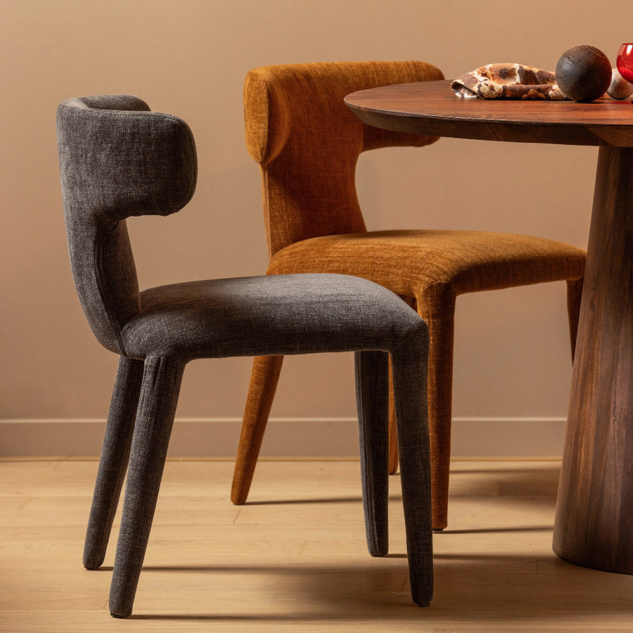 Kortárs stílusú, fahéjszínű szövettel kárpitozott, 78 cm magas étkezőszék