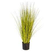 Zöld színű, mű japánfű bokor, fekete műanyag kaspóban