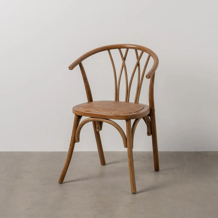 Cate vintage mézszínű bükkfa étkezőszék natúr rattan ülőfelülettel enteriőrben