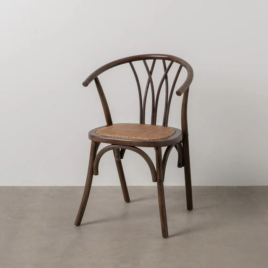Cate vintage barna bükkfa étkezőszék natúr színű rattan ülőfelülettel enteriőrben