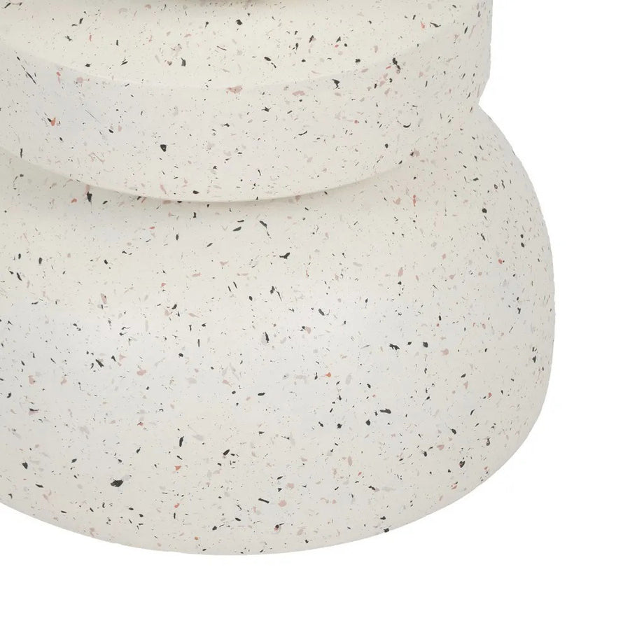 terrazzo hatású lerakóasztal alsó részének részlete