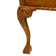 Klasszikus stílusú, mahagónifából készült Chippendale stílusú kézműves íróasztal