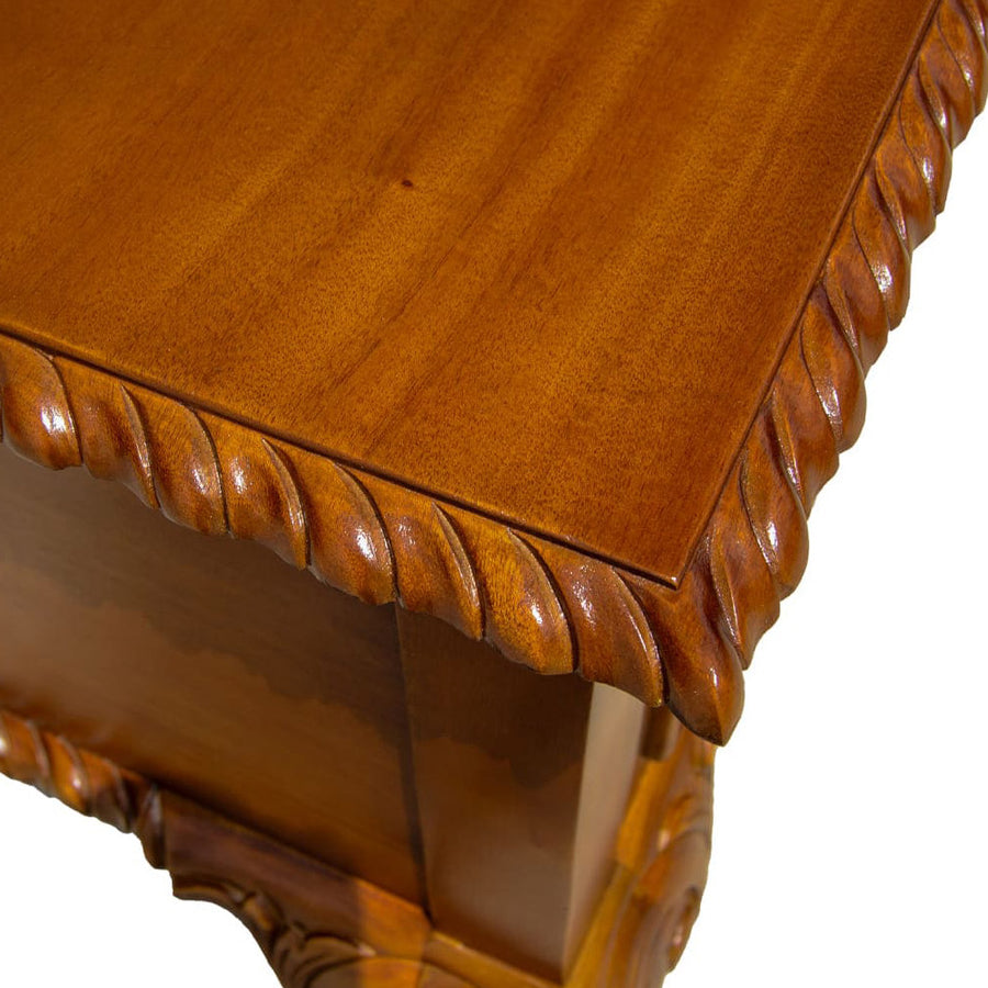 Klasszikus stílusú, mahagónifából készült Chippendale stílusú kézműves íróasztal