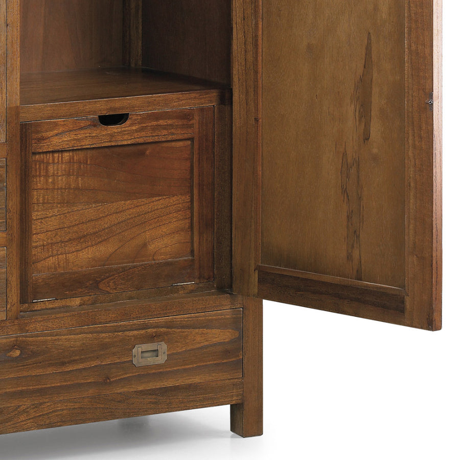 Loft stílusú, mindifából készült, nagyméretű gardróbszekrény.