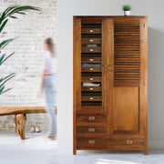 Loft stílusú, mindifából készült, nagyméretű gardróbszekrény.