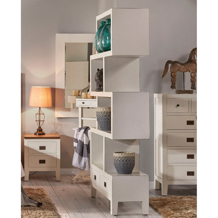 Mindifából készült, modern-vidéki stílusú, kézműves könyvespolc