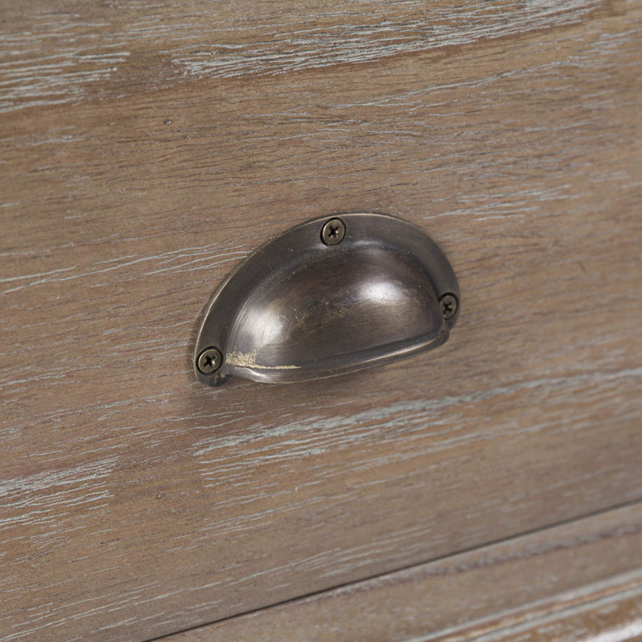 Siena TV-állvány fiókfogantyú – antikolt fém félkör fogantyú közelről