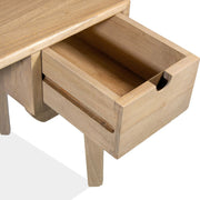 Scandi íróasztal részletfotó – nyitott fiók és természetes faerezet