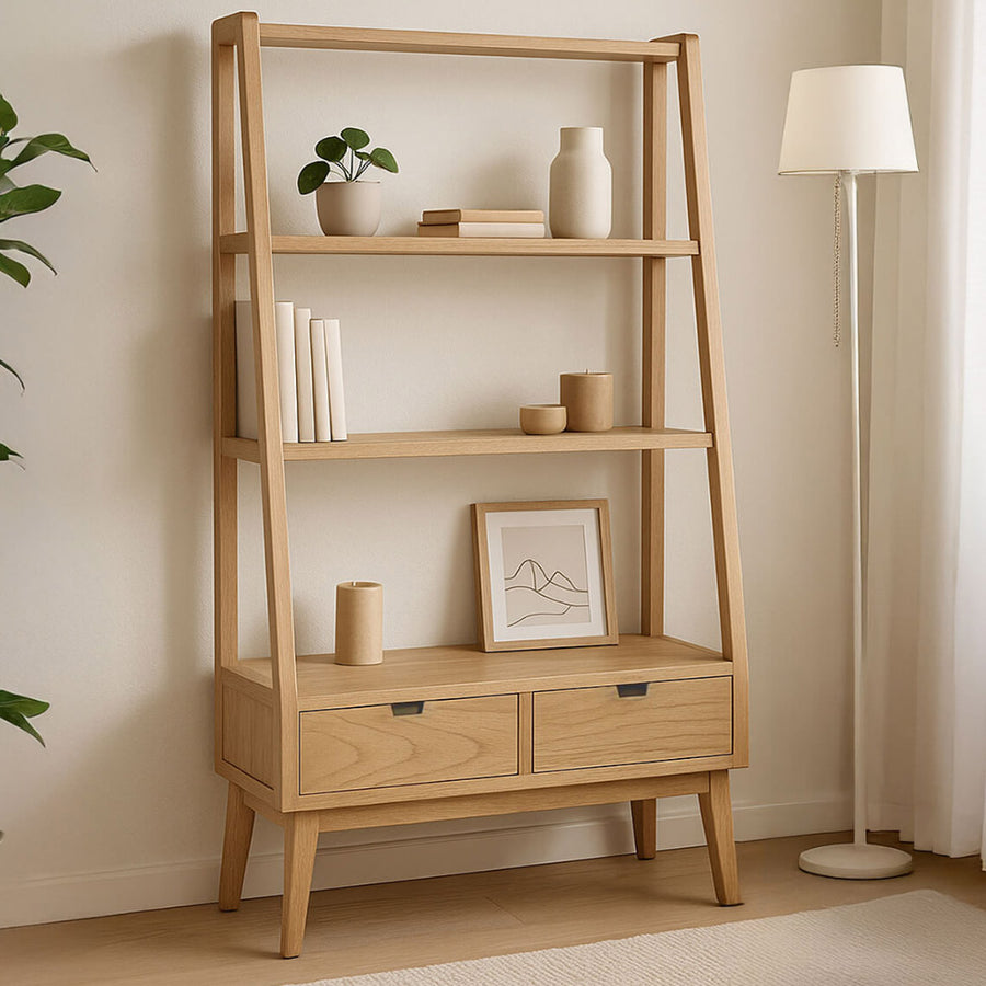 Scandi lépcsős állópolc enteriőrfotó – világos tónusú, természetes térben