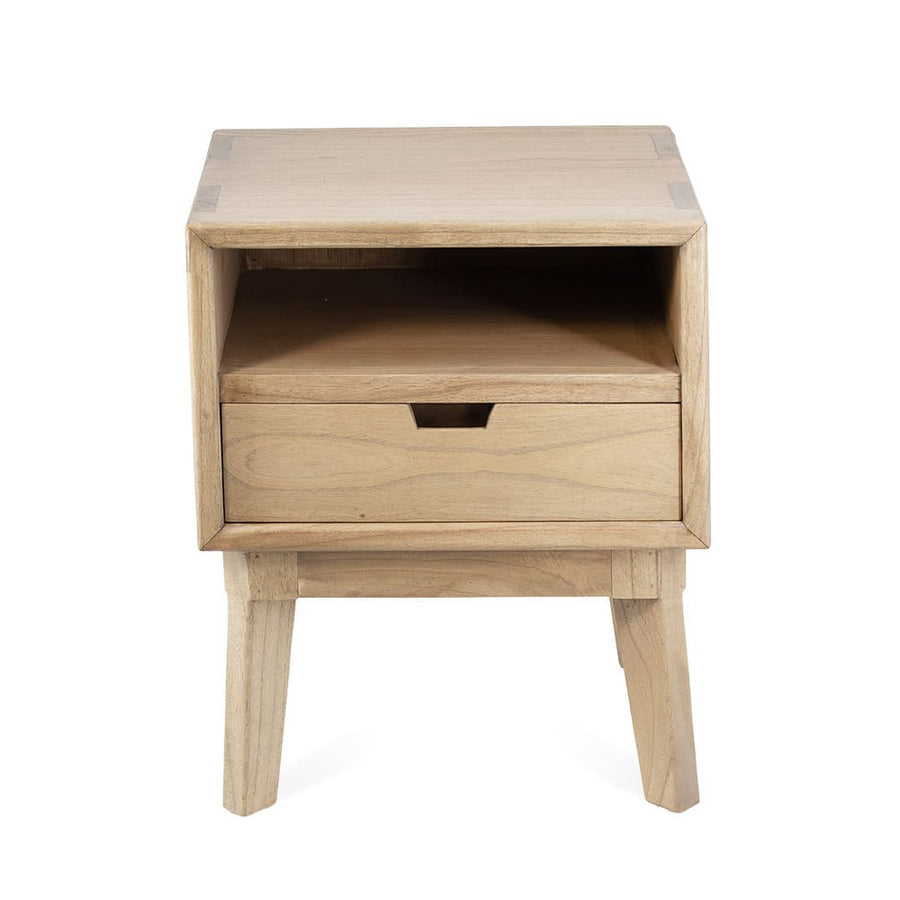 Scandi éjjeliszekrény frontális nézet – natúr fa felülettel