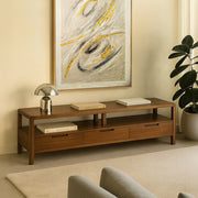 Oporto TV-állvány enteriőrben – modern nappaliban, dekorációval