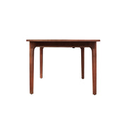 Oporto étkezőasztal – rövid oldalnézet, karcsú mahagóni lábak