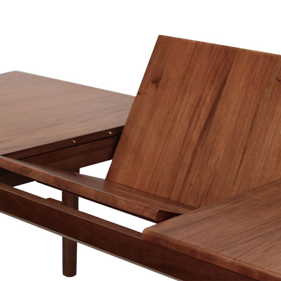 Oporto étkezőasztal – bővítőpanel hajtogatása közelről