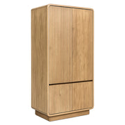 Modern, tömör teakfából készült, natúr színű kétszárnyú ruhásszekrény