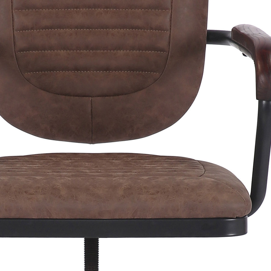 Loft stílusú, műbőr ülőkés és háttámlás irodaszék fa karfával.