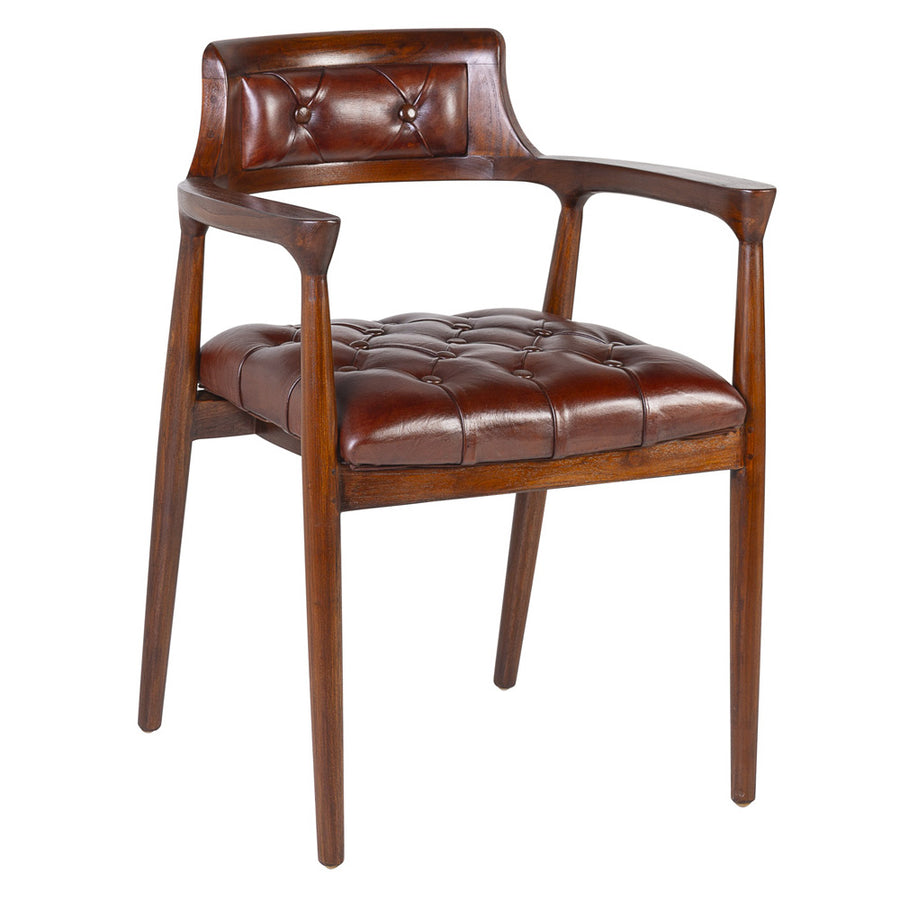 Koloniál stílusú, barna színű, lakkozot teakfából készült karosszék, bőr ülőfelülettel és háttámlával