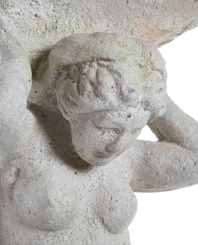 Klasszikus stílusú kariatida, antik hatású női szobor, épület konzoldísz