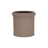 Heritage taupe színű, alacsony hengeres fiberstone kaspó Ø40 × 31,5 cm méretben, lekerekített felső peremmel és klasszikus szegélydíszítéssel.