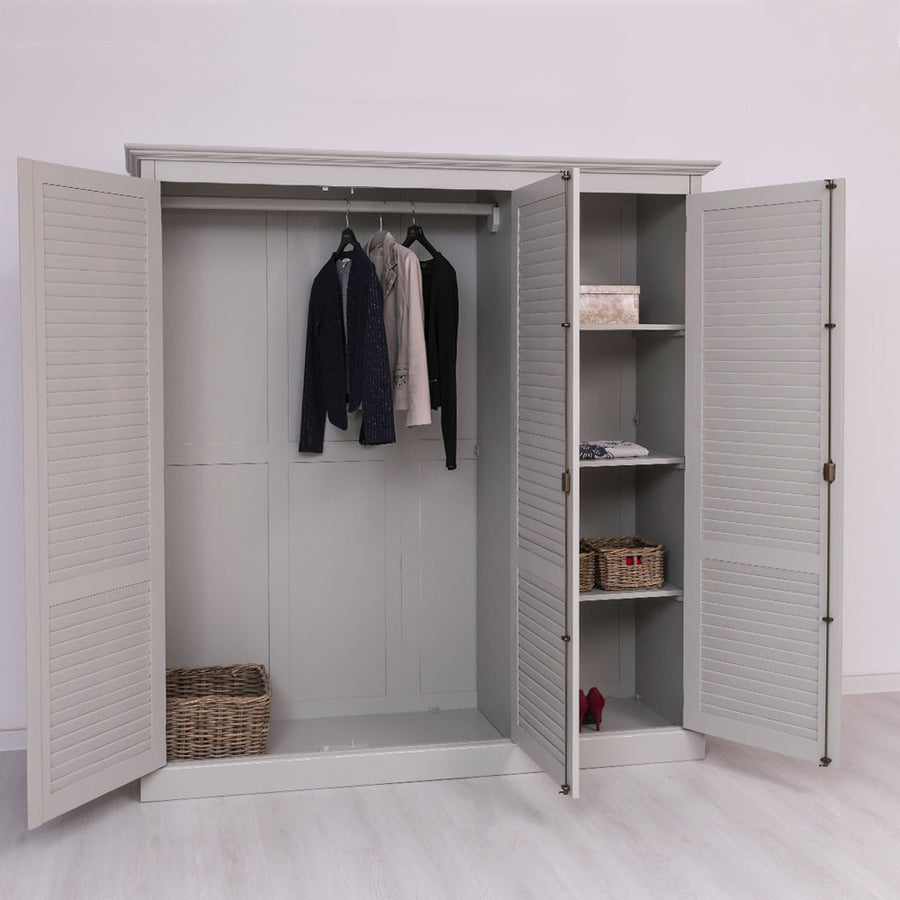 MAISON nagy méretű fenyőfa gardróbszekrény 200 cm