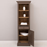 Fenyőfából készült, fürdőszobaszekrény. Barna és natúr színű.