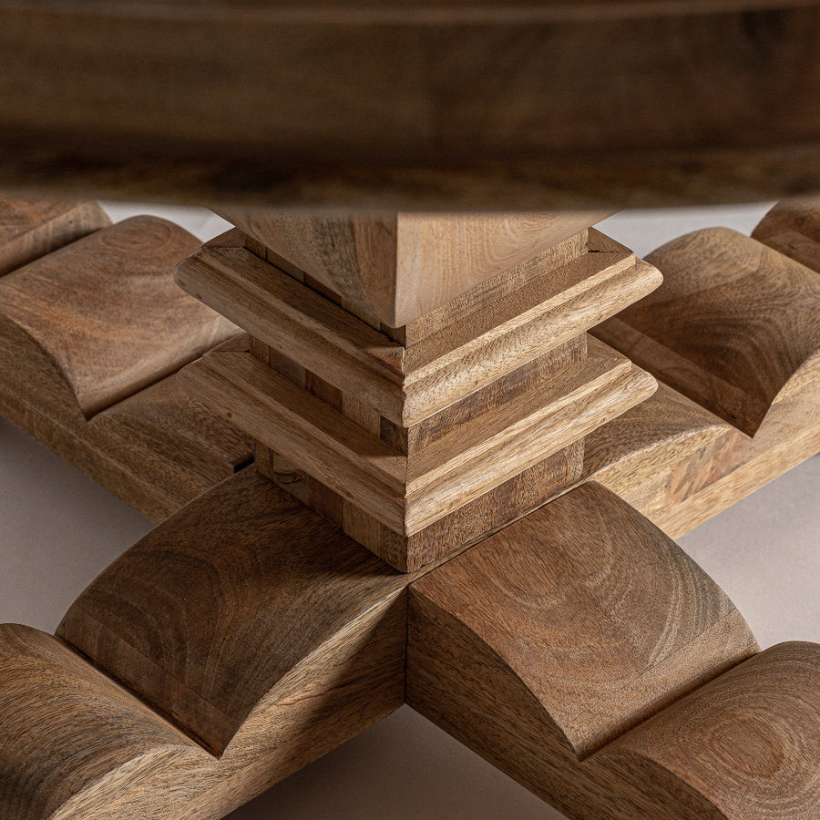 Nagyméretű, koloniál stílusú, mangófából készült, natúr színű, kör alakú étkezőasztal