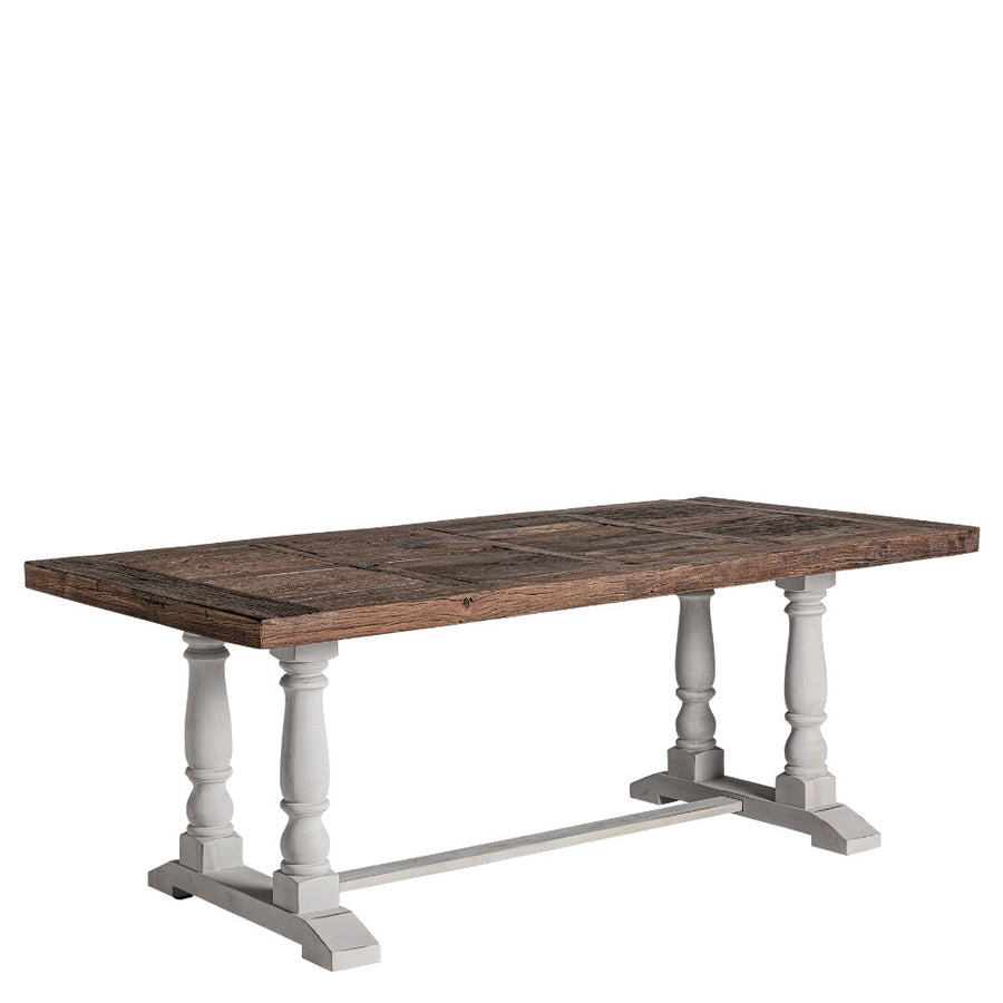 Nagyméretű, provanszi stílusú, szilfából és mangófából készült étkezőasztal.