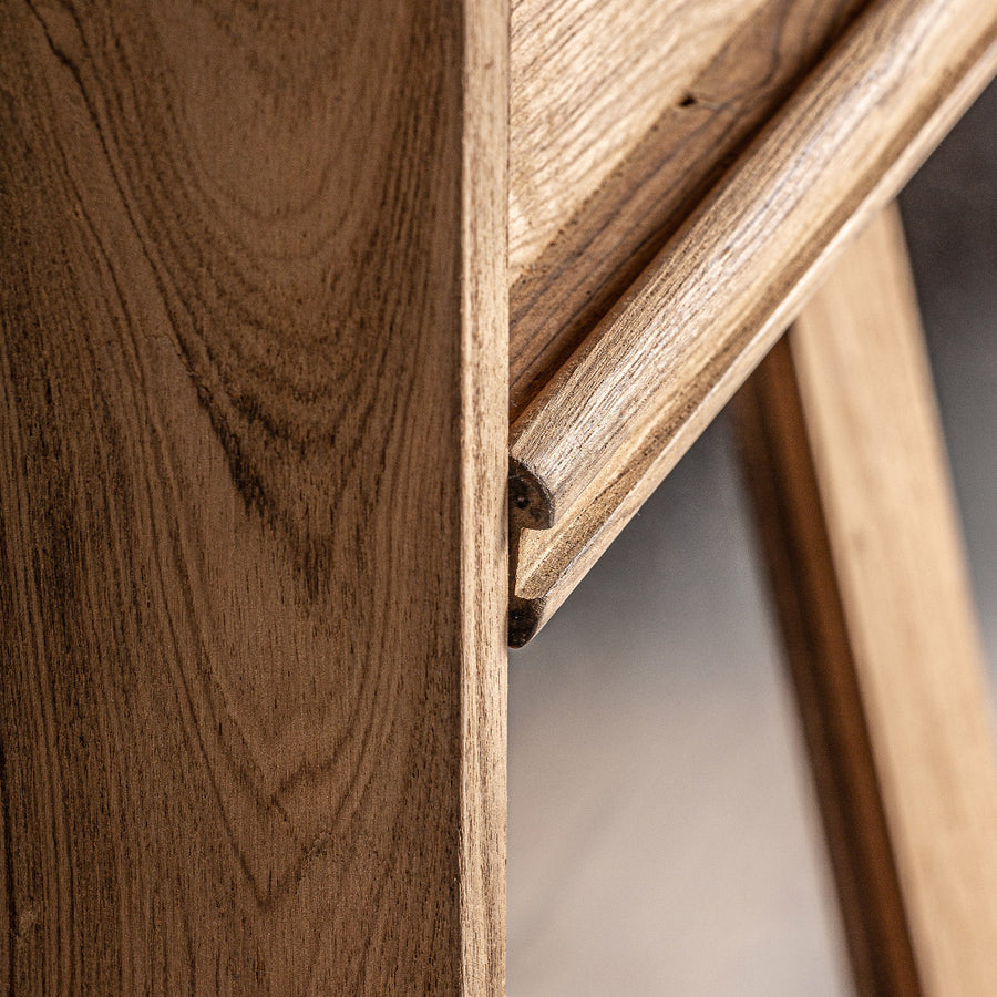 Kortárs stílusú, natúr színű, újrahasznosított fenyőfából készült, vitrines, display szekrény