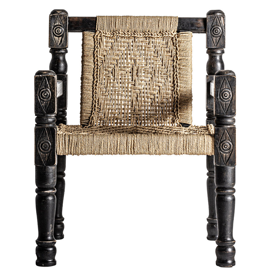 Kortárs stílusú, újrahasznosított fenyőfából készült, antikolt fekete színű karosszék