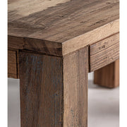 Kortárs stílusú, újrahasznosított fenyőfából készült, natúr színű étkezőasztal 