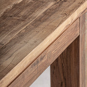 Kortárs stílusú, újrahasznosított fenyőfából készült, natúr színű étkezőasztal 