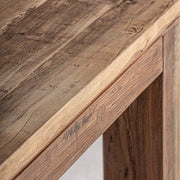 Backlyn asztal élkép részlet – natúr fa felület és kézműves megmunkálás