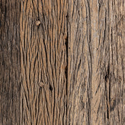 Kortárs stílusú, natúr színű, újrahasznosított fenyőfából készült gardróbszekrény.