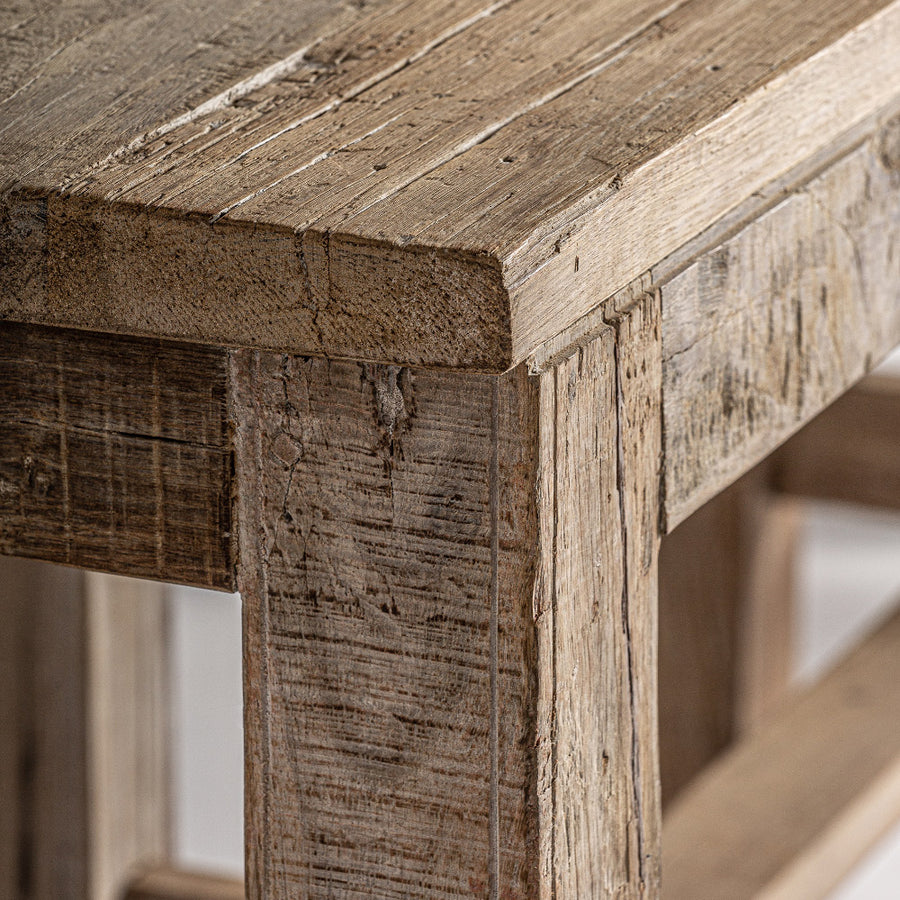 Kortárs stílusú, natúr színű, újrahasznosított fenyőfából készült, nagy méretű konzolasztal