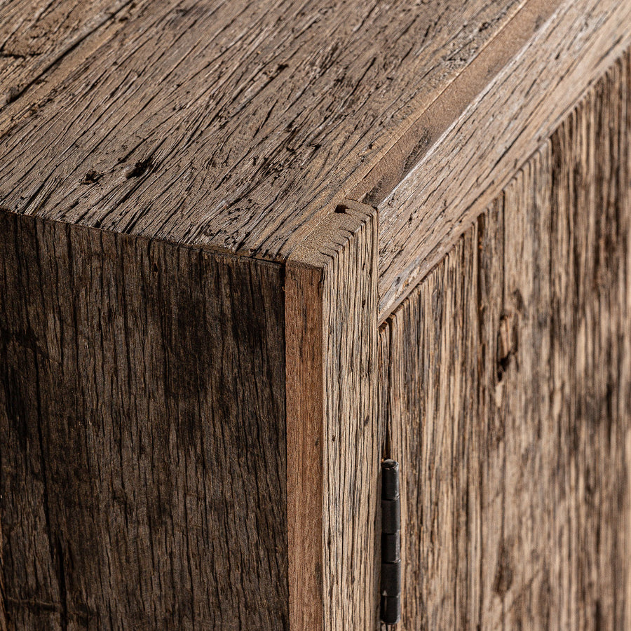 Kortárs stílusú, natúr színű, újrahasznosított fenyőfából készült TV-szekrény