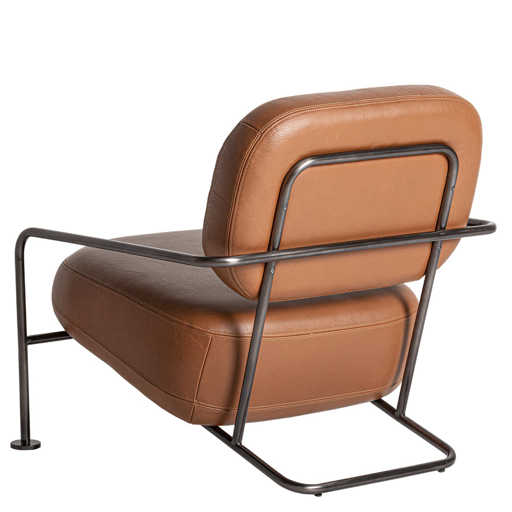 Kortárs stílusú, sötétített acélból készült, barna színű bőrrel kárpitozott fotel