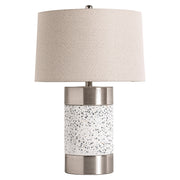 Kortárs stílusú, fémből és kőből készült asztali lámpa, natúr színű lámpaernyővel