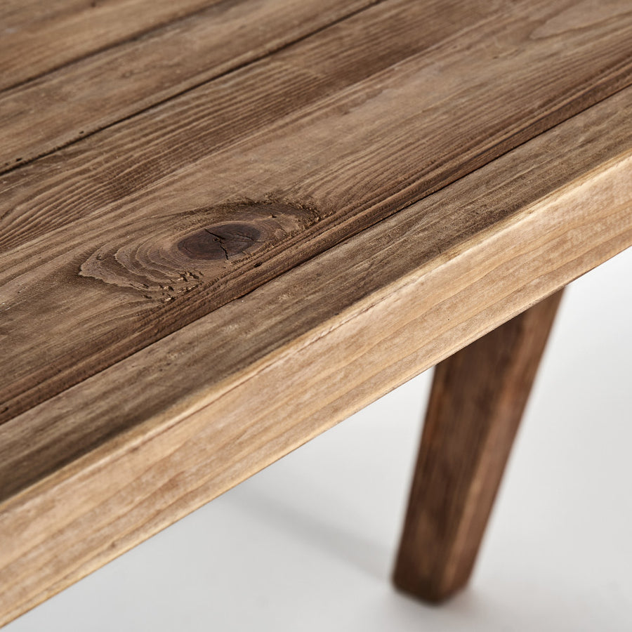 Kortárs stílusú, natúr színű, újrahasznosított fenyőfából készült íróasztal