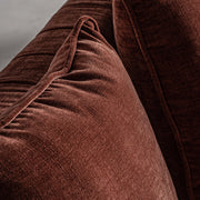 Kortárs stílusú, fenyőfából és tölgyfából készült, burgundi vörös színű, bársonyhatású poliészter szövettel kárpitozott kanapé