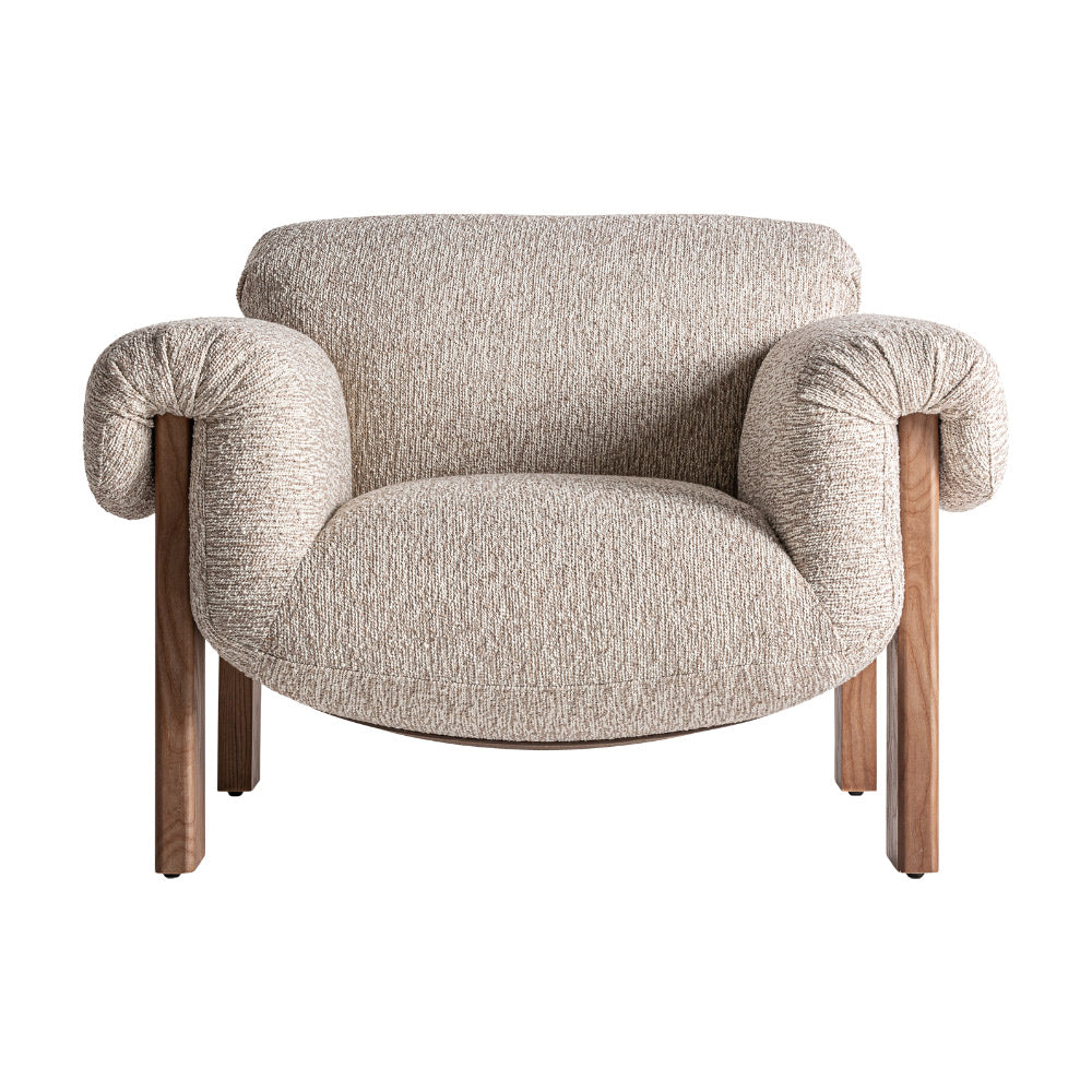 Uznoch fotel elölnézet – ívelt, telt formavilág és bőséges ülőfelület